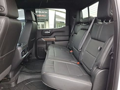 Used 2020 Chevrolet Silverado 1500 High Country w/ Technology Package AWD/4WD image 11