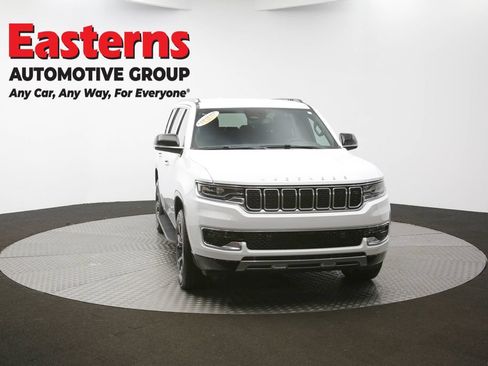 Used 2023 Jeep Wagoneer Series III w/ Preferred Equipment Group RWD image 49