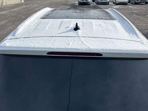 Used 2022 Volkswagen Tiguan SE w/ Panoramic Sunroof Package image 10