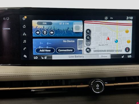 Used 2023 Nissan Ariya FWD image 19
