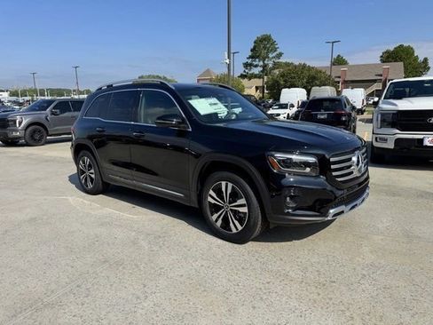 New 2025 Mercedes-Benz GLB 250 image 8