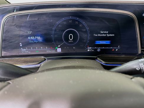 Used 2021 Cadillac Escalade Premium Luxury AWD/4WD image 19