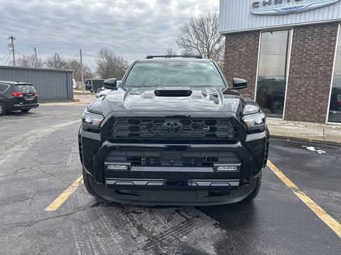 Used 2025 Toyota 4Runner TRD Sport image 2