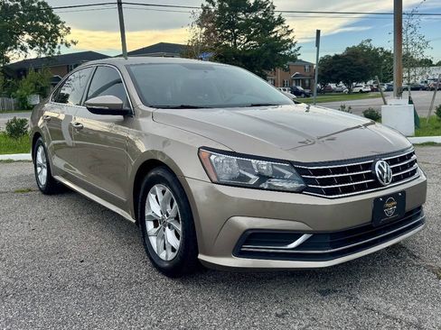 Used 2016 Volkswagen Passat 1.8T S FWD image 3