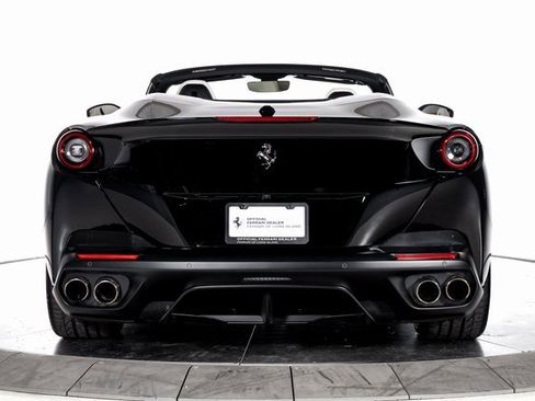 Certified 2019 Ferrari Portofino image 8