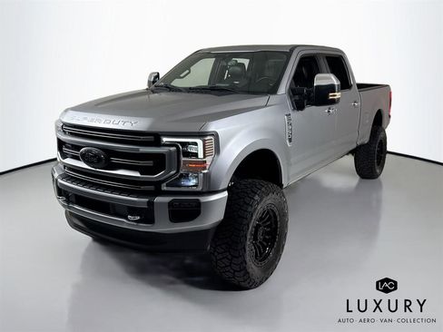 Used 2022 Ford F350 Platinum w/ FX4 Off-Road Package AWD/4WD image 4