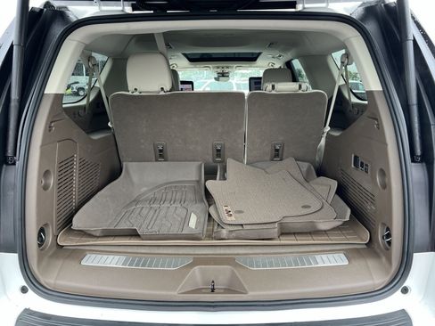 Used 2023 GMC Yukon XL Denali w/ Advanced Technology Package AWD/4WD image 28