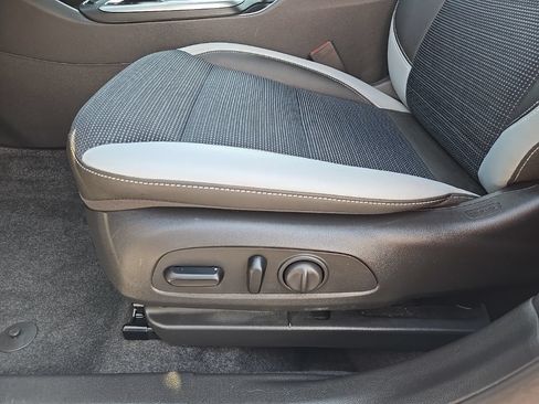 Used 2024 Buick Envista Preferred w/ Convenience I Package FWD image 23