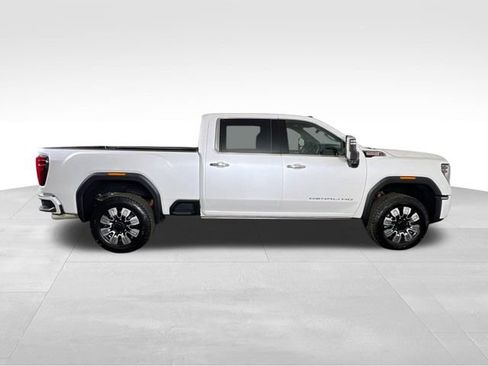 Used 2025 GMC Sierra 3500 Denali image 18