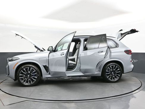 New 2026 BMW X5 xDrive50e w/ M Sport Package image 46