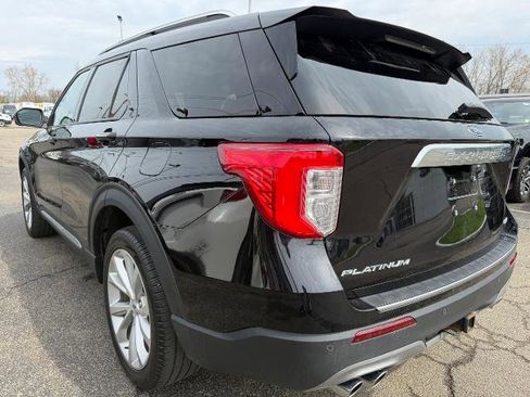 Certified 2023 Ford Explorer Platinum w/ Technology Package AWD/4WD image 3