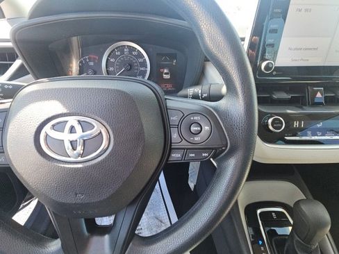 Used 2022 Toyota Corolla LE image 17