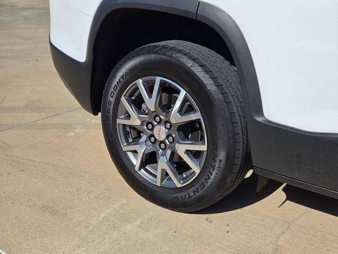 Used 2023 GMC Acadia SLT FWD image 22