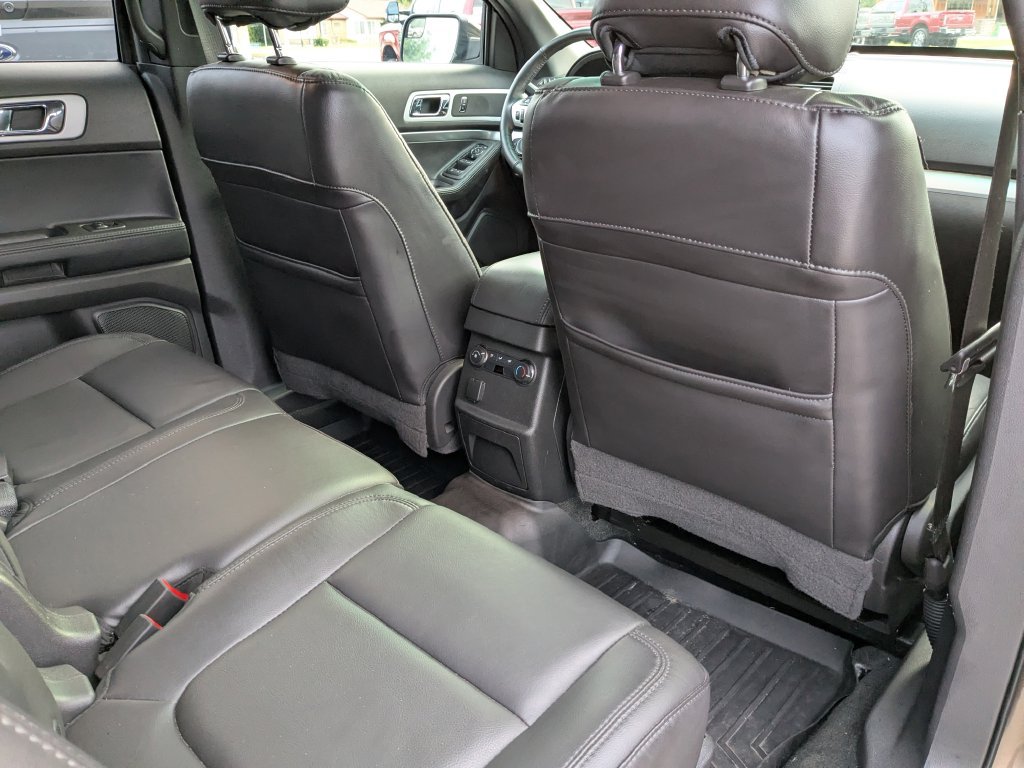 Used 2015 Ford Explorer XLT w/ Equipment Group 202B AWD/4WD image 17