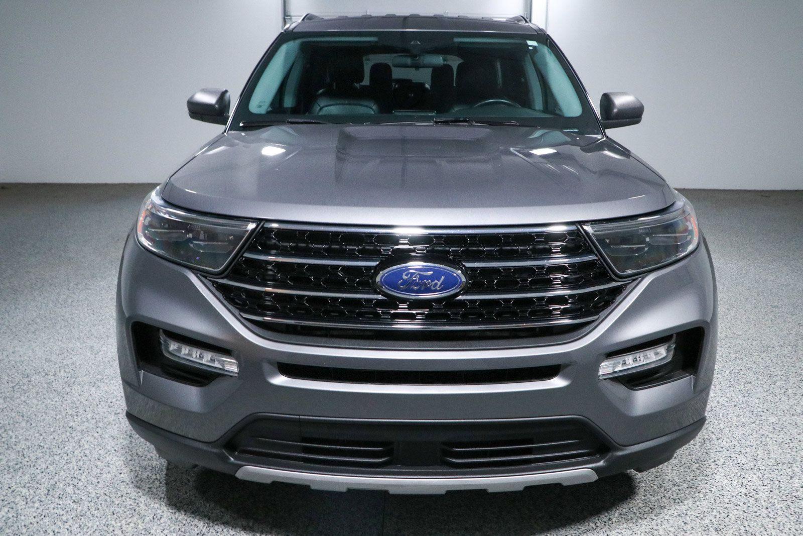 Used 2021 Ford Explorer XLT w/ Equipment Group 202A AWD/4WD image 4