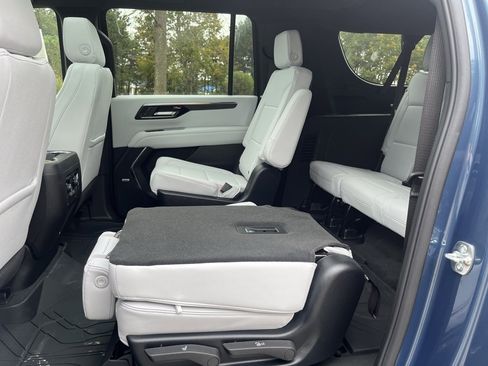 New 2026 Chevrolet Suburban Premier w/ Sun And Tow Package image 34