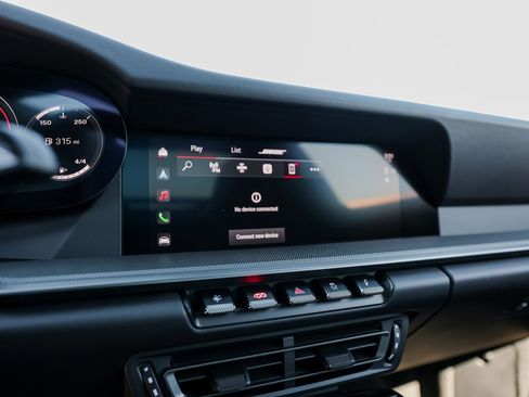 Certified 2024 Porsche 911 Targa 4S image 18