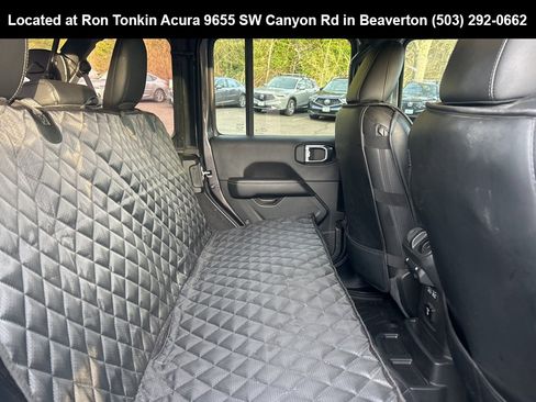 Used 2022 Jeep Wrangler Unlimited Sahara image 15