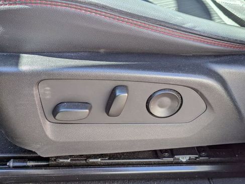 Used 2024 GMC Canyon AT4X image 27