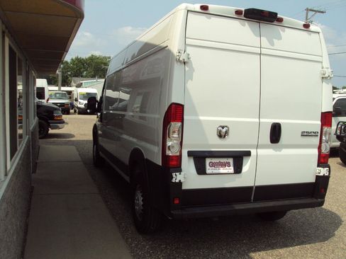 Used 2026 RAM ProMaster 2500 w/ Convenience Group FWD image 5