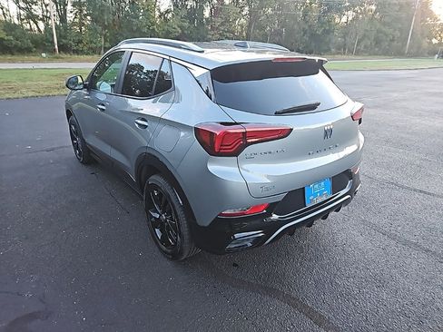 Used 2024 Buick Encore GX Sport Touring image 5