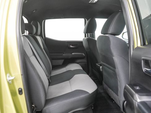 Used 2023 Toyota Tacoma TRD Off-Road AWD/4WD image 12