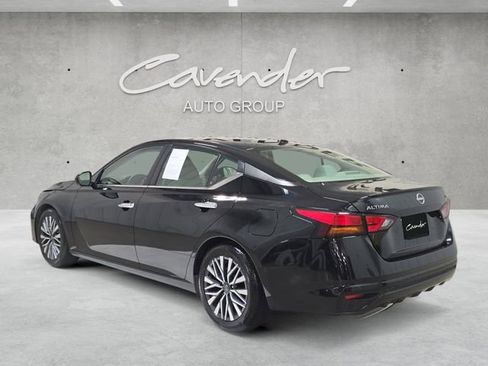 Used 2024 Nissan Altima 2.5 SV image 14