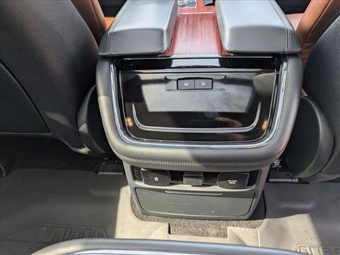 Used 2024 Lincoln Navigator L Reserve AWD/4WD image 19