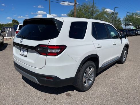 New 2025 Honda Pilot EX-L image 5