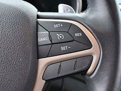 Used 2016 Jeep Grand Cherokee Laredo w/ Quick Order Package 23E AWD/4WD image 18