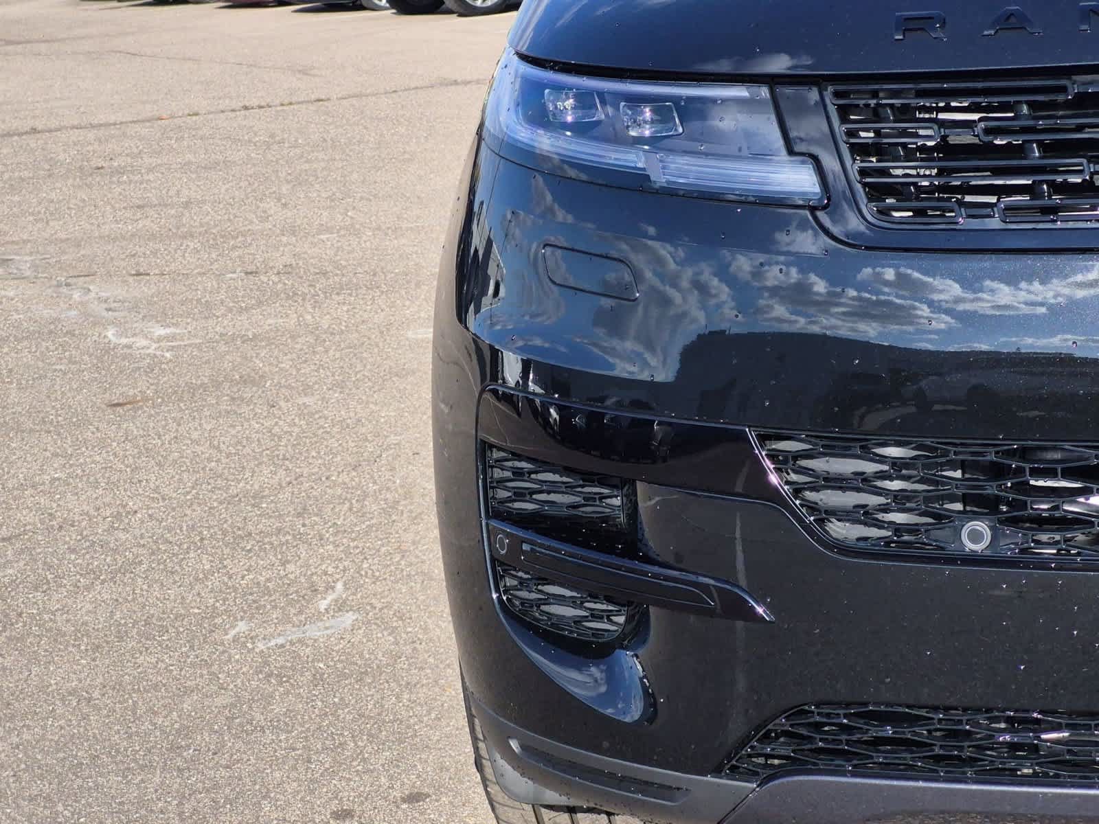 New 2027 Land Rover Range Rover Sport SE AWD/4WD image 10