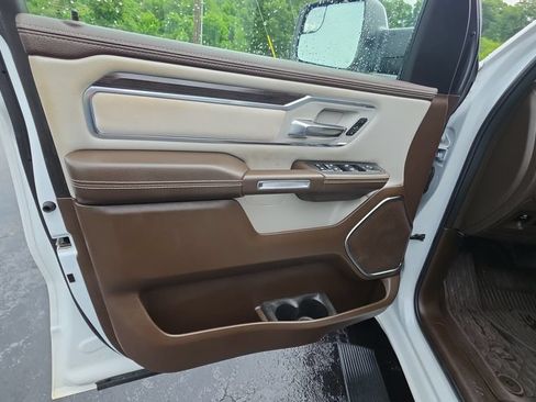 Used 2025 RAM 1500 Laramie AWD/4WD image 24