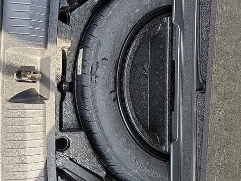 Used 2020 Volkswagen Tiguan SE w/ Panoramic Sunroof Package image 58