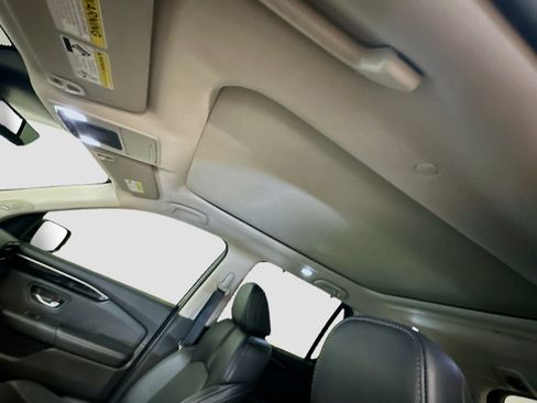 Used 2025 Honda Pilot Touring image 27