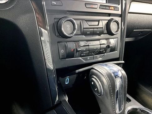 Used 2018 Ford Explorer XLT w/ Equipment Group 202A AWD/4WD image 16