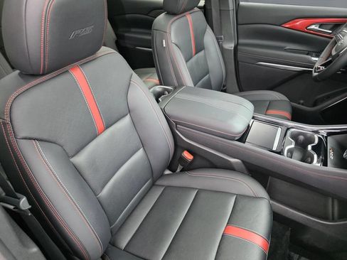 Used 2024 Chevrolet Traverse RS FWD image 34
