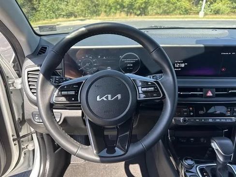 Certified 2024 Kia Seltos S FWD image 9