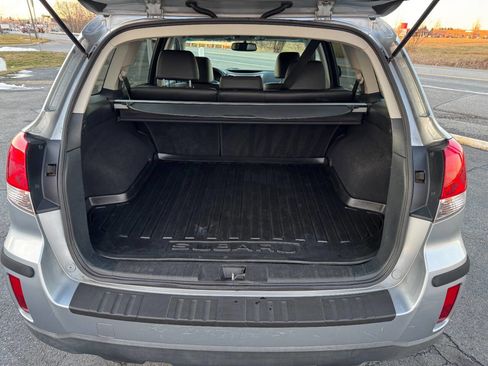 Used 2012 Subaru Outback 2.5i Limited w/ Moonroof Pkg image 6