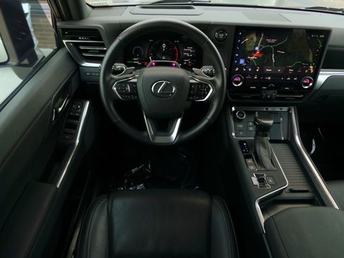 Used 2025 Lexus GX 550 w/ Cold Area Package AWD/4WD image 21