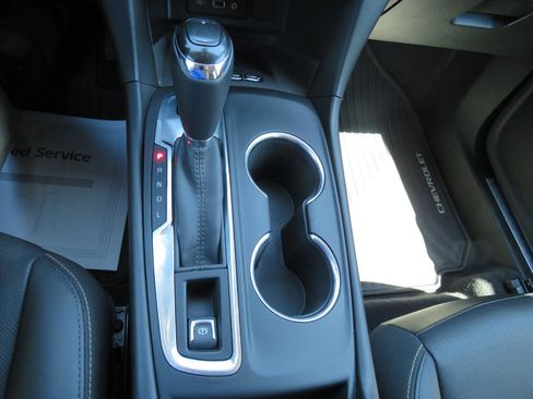 Used 2019 Chevrolet Equinox Premier AWD/4WD image 4