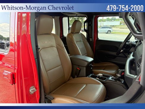 Used 2022 Jeep Wrangler Unlimited Sahara AWD/4WD image 37