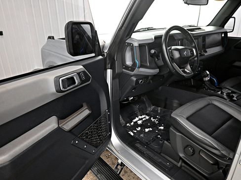 Used 2022 Ford Bronco Black Diamond image 3