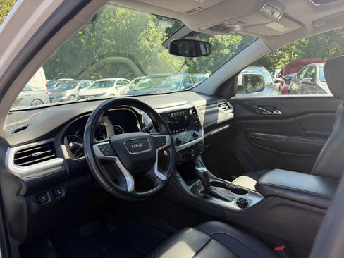 Used 2017 GMC Acadia SLT AWD/4WD image 10