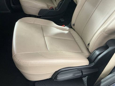 Used 2022 Ford Expedition XLT image 10