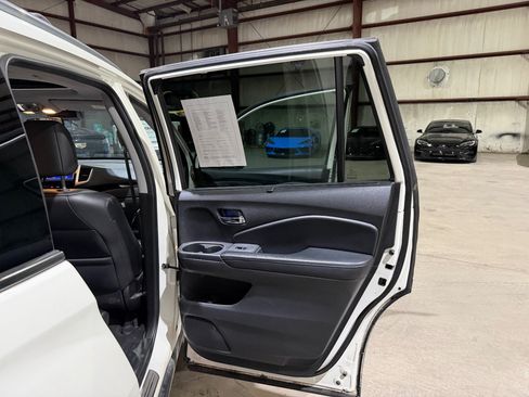 Used 2017 Honda Pilot Touring image 20