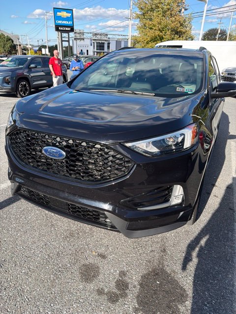 Used 2020 Ford Edge ST-Line w/ Cold Weather Package AWD/4WD image 6