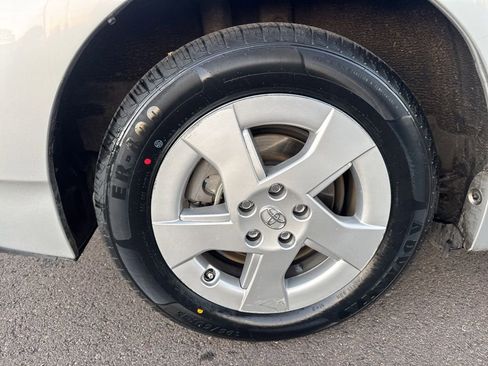 Used 2011 Toyota Prius One image 9