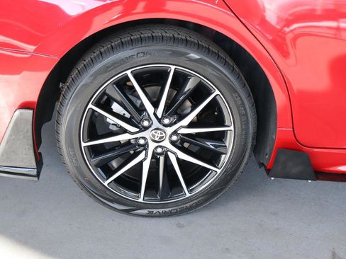 Used 2021 Toyota Camry SE FWD image 5