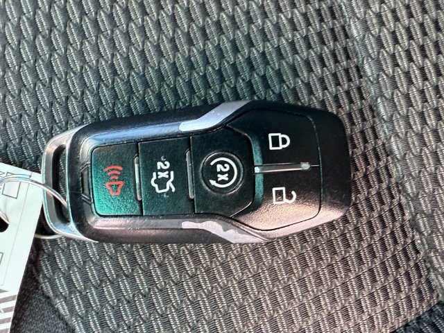 Used 2017 Ford Explorer XLT w/ Equipment Group 201A FWD image 24