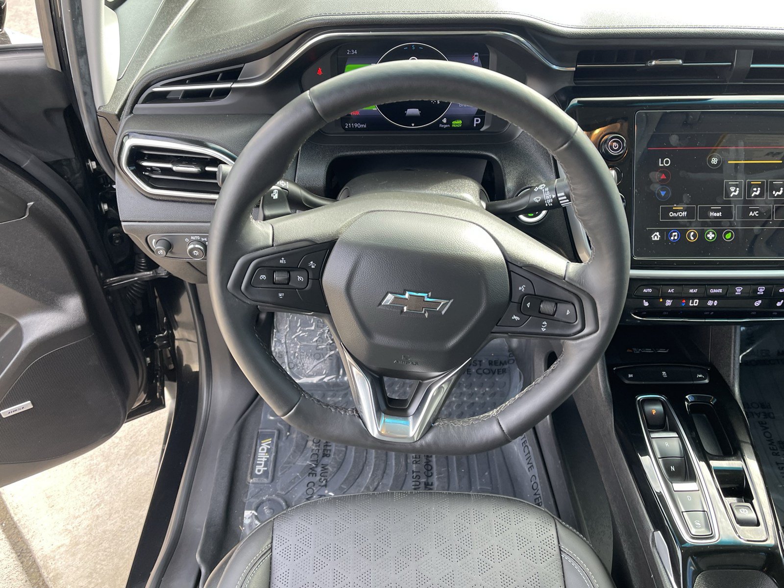 Used 2023 Chevrolet Bolt LT w/ Infotainment Package FWD image 13